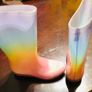 Beautiful multi colored rain boots size 4